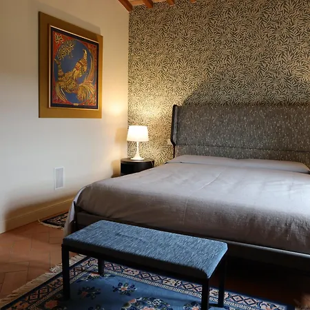 Podere Giglio Farm stay