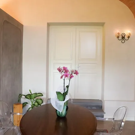 Podere Giglio Farm stay *
