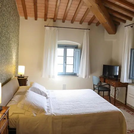 Podere Giglio Villanova (Tuscany)
