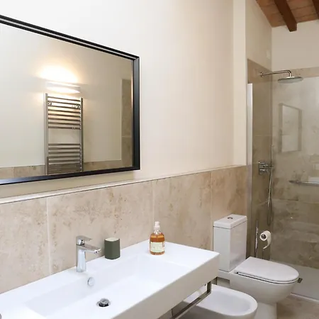 Podere Giglio Farm stay