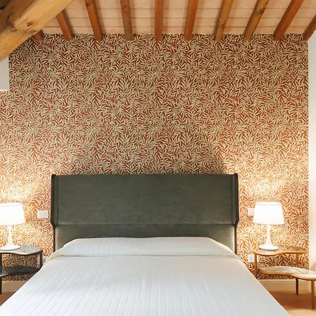 Podere Giglio Farm stay Villanova (Tuscany)
